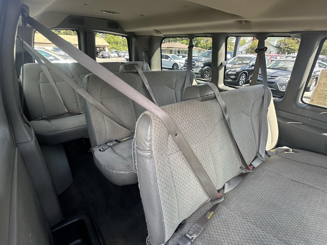 Chevrolet Express Passenger RWD 2500 135" LS 2015