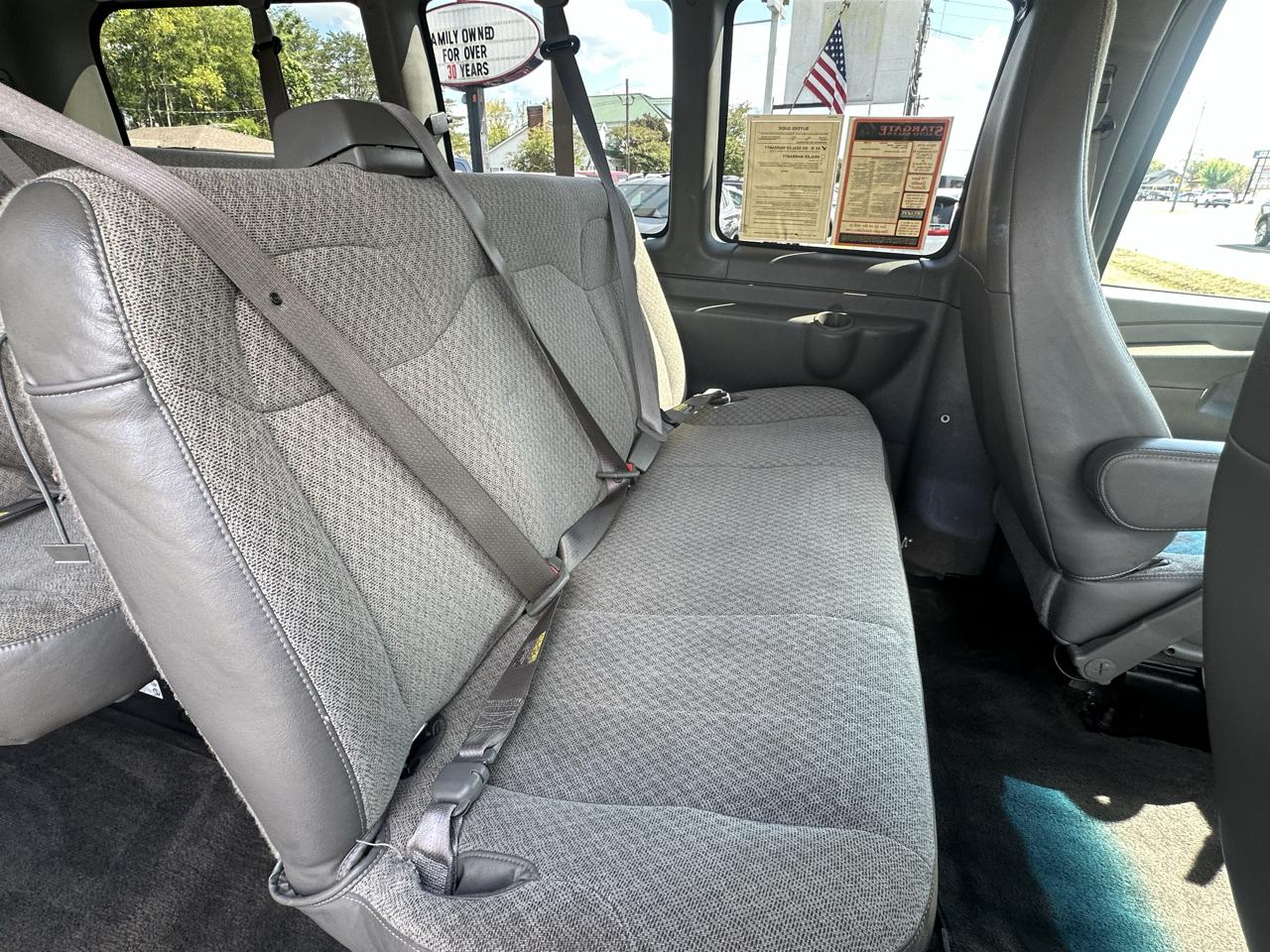 Chevrolet Express Passenger RWD 2500 135" LS 2015