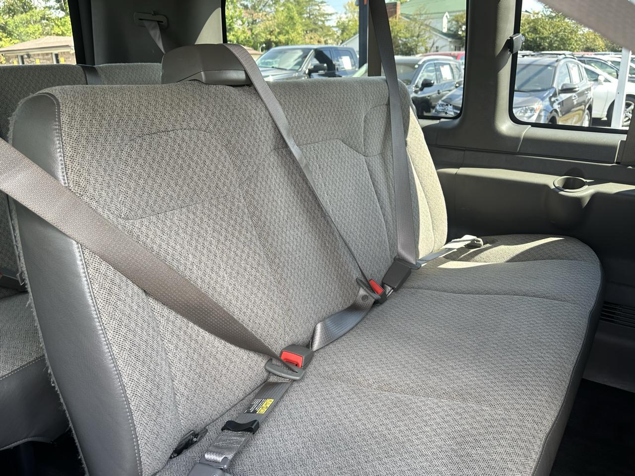 Chevrolet Express Passenger RWD 2500 135" LS 2015