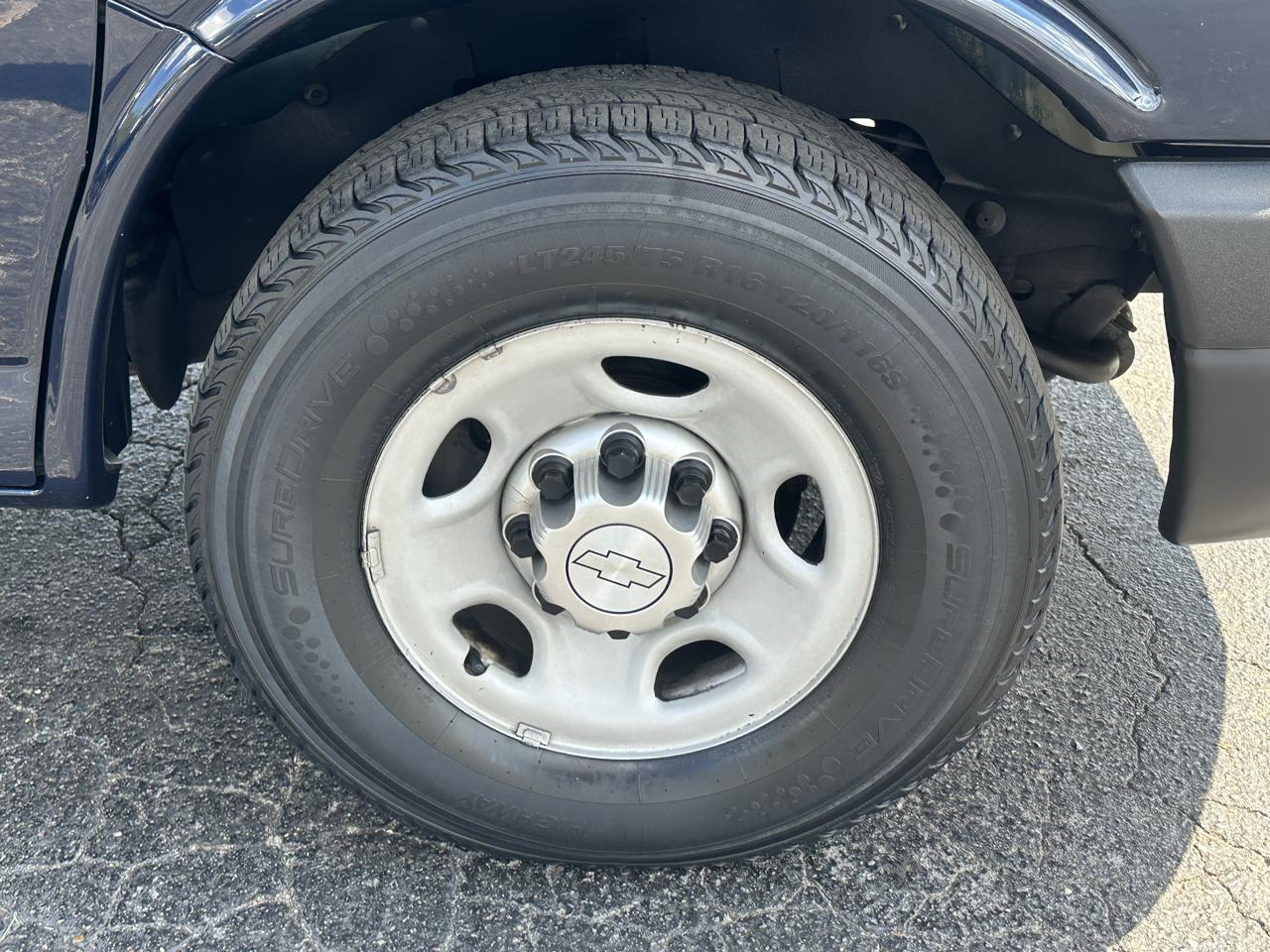Chevrolet Express Passenger RWD 2500 135" LS 2015