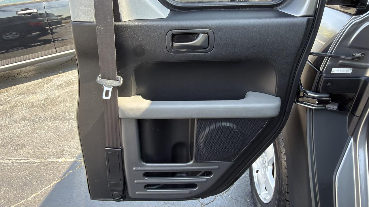 Honda Element 2WD EX MT 2005