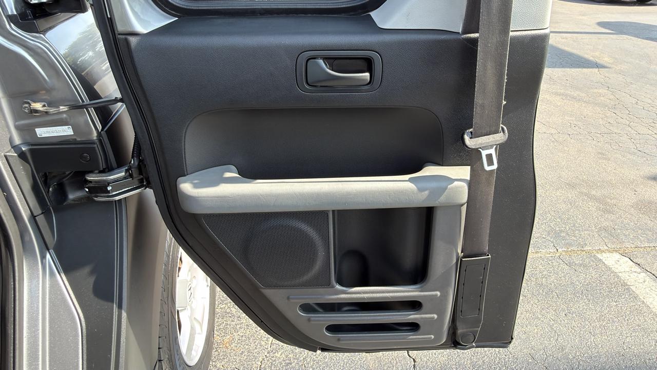 Honda Element 2WD EX MT 2005