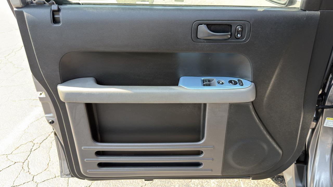 Honda Element 2WD EX MT 2005
