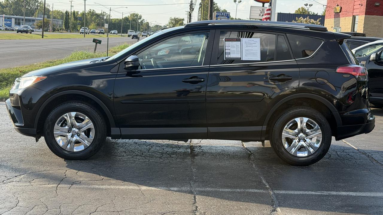 Toyota RAV4 LE AWD (Natl) 2018