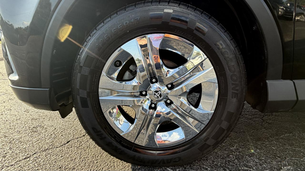 Toyota RAV4 LE AWD (Natl) 2018