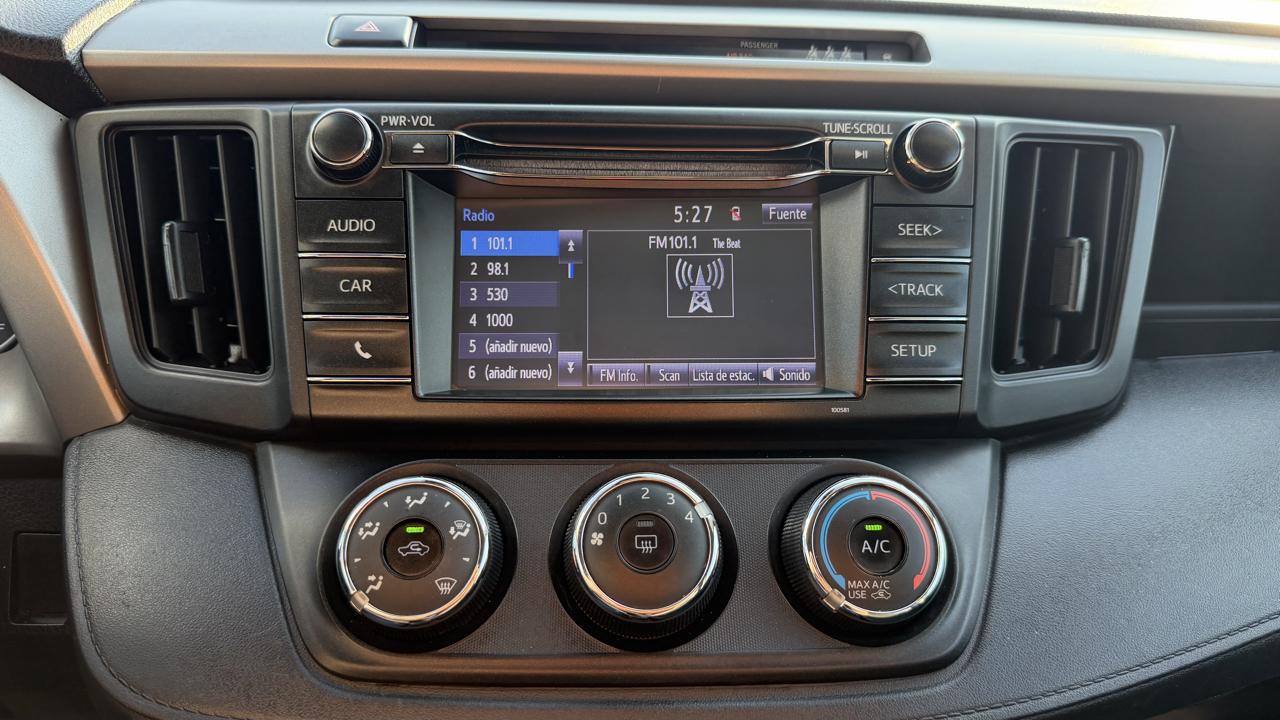 Toyota RAV4 LE AWD (Natl) 2018