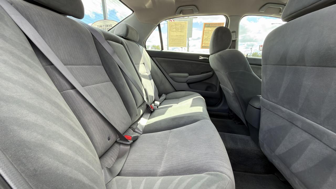 Honda Accord LX 4D Sedan 2004