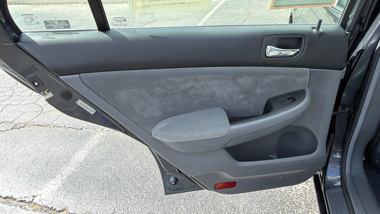 Honda Accord LX 4D Sedan 2004