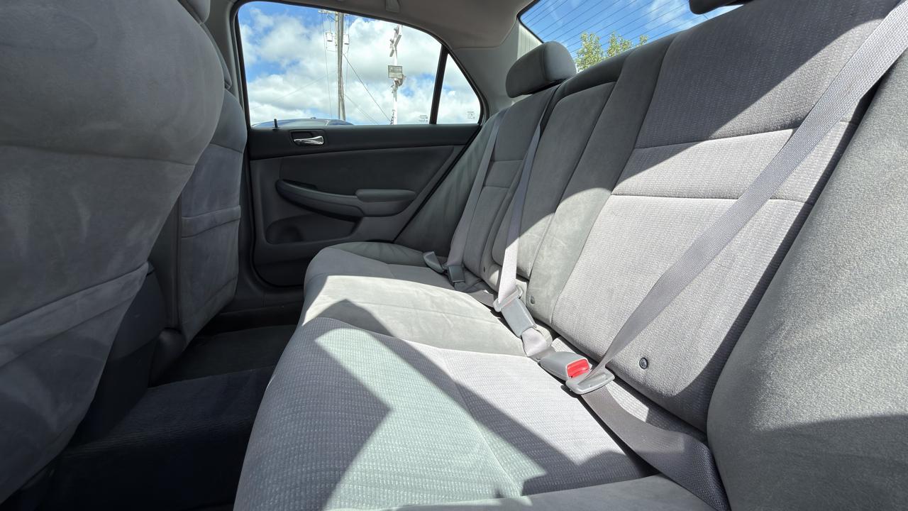 Honda Accord LX 4D Sedan 2004