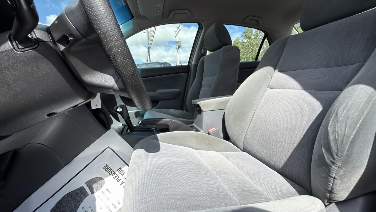 Honda Accord LX 4D Sedan 2004