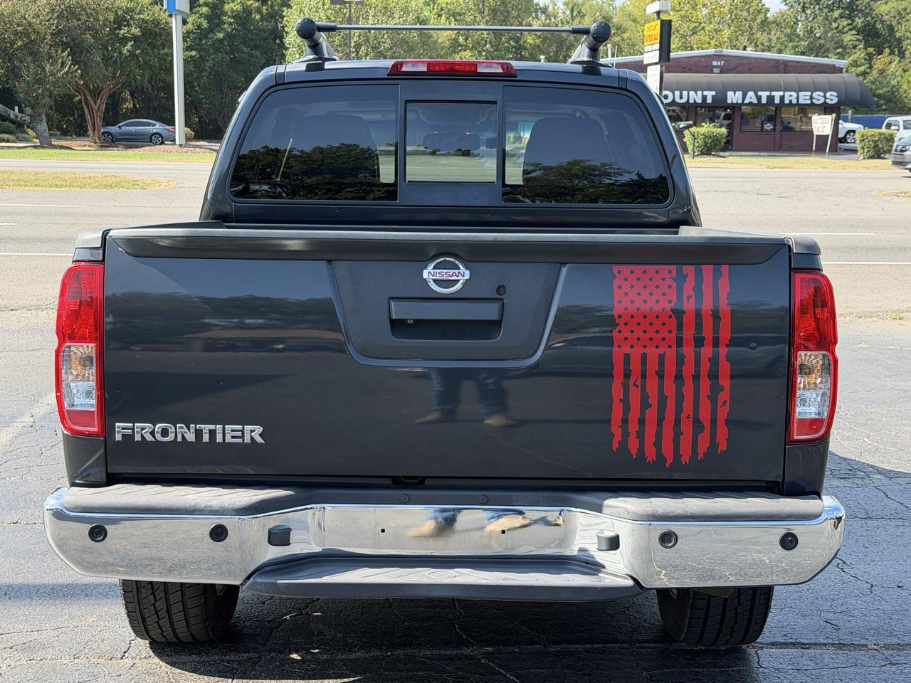 Nissan Frontier 2WD Crew Cab SWB Auto SL 2015