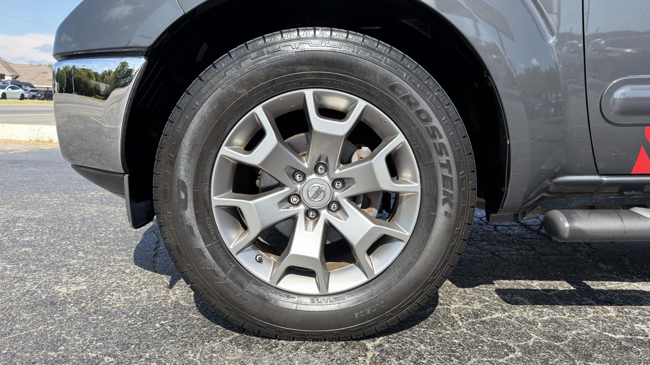 Nissan Frontier 2WD Crew Cab SWB Auto SL 2015