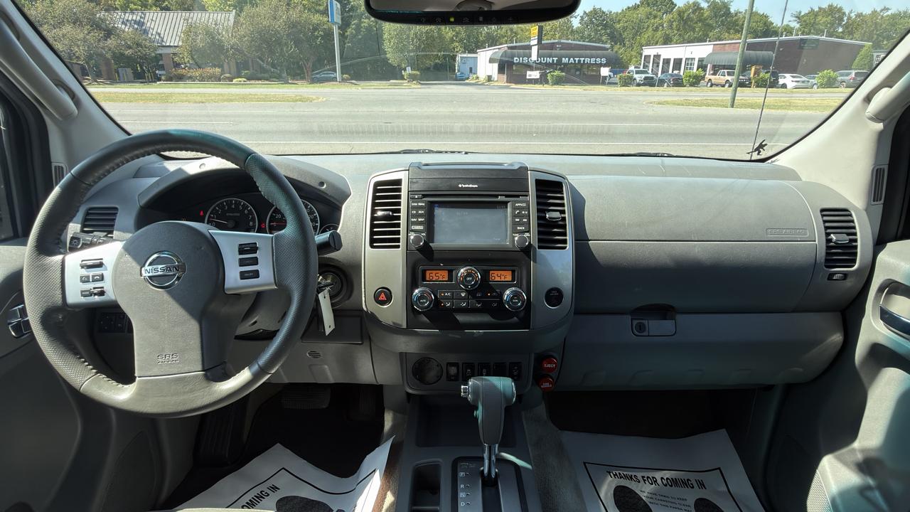 Nissan Frontier 2WD Crew Cab SWB Auto SL 2015