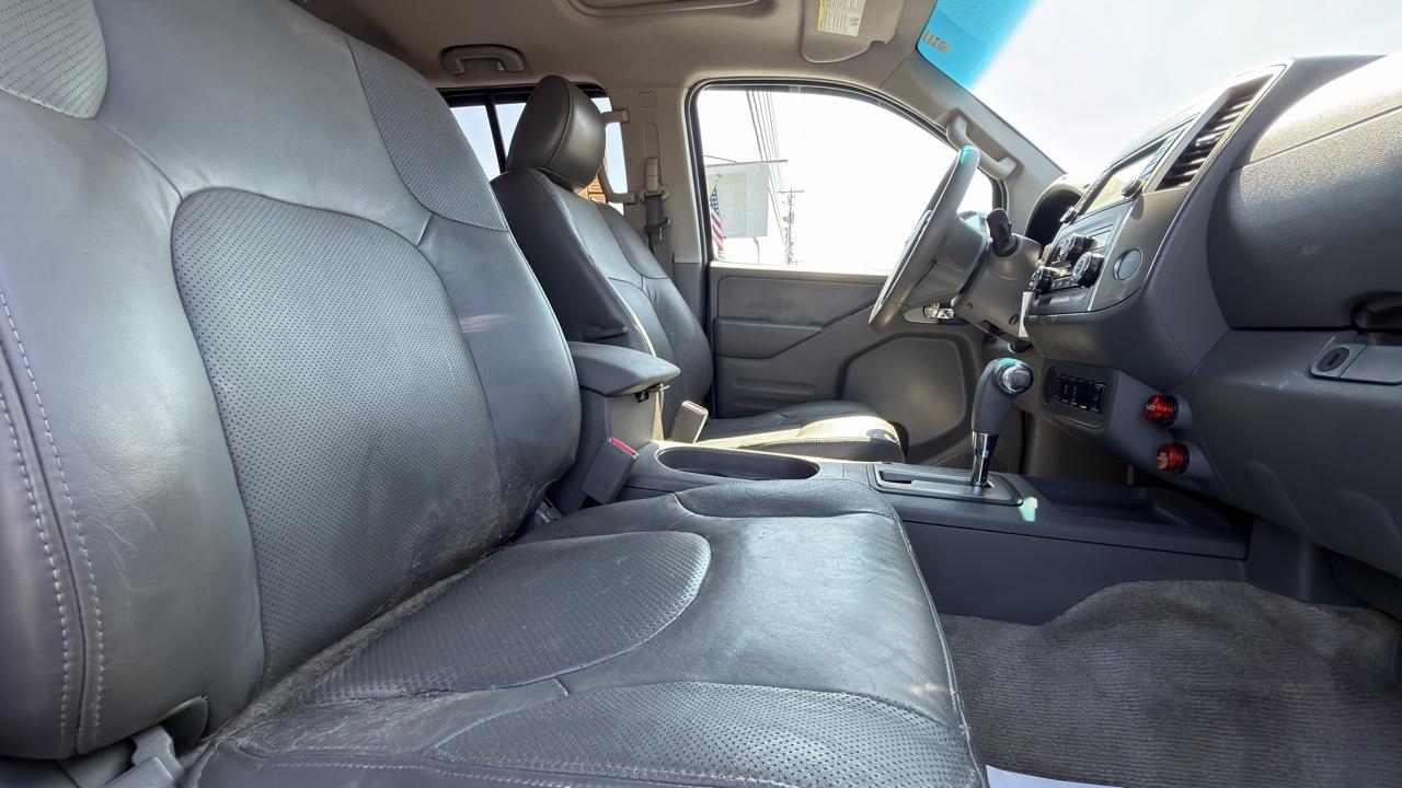 Nissan Frontier 2WD Crew Cab SWB Auto SL 2015