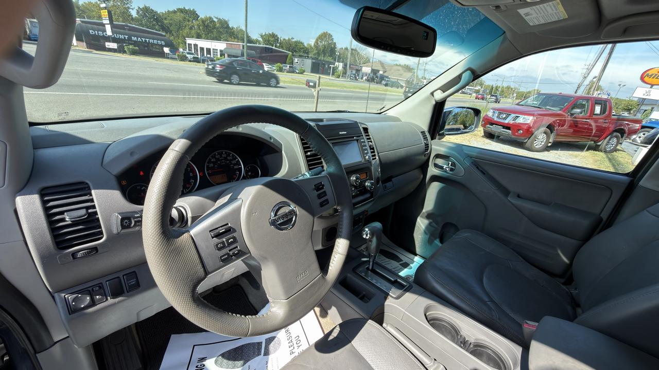 Nissan Frontier 2WD Crew Cab SWB Auto SL 2015