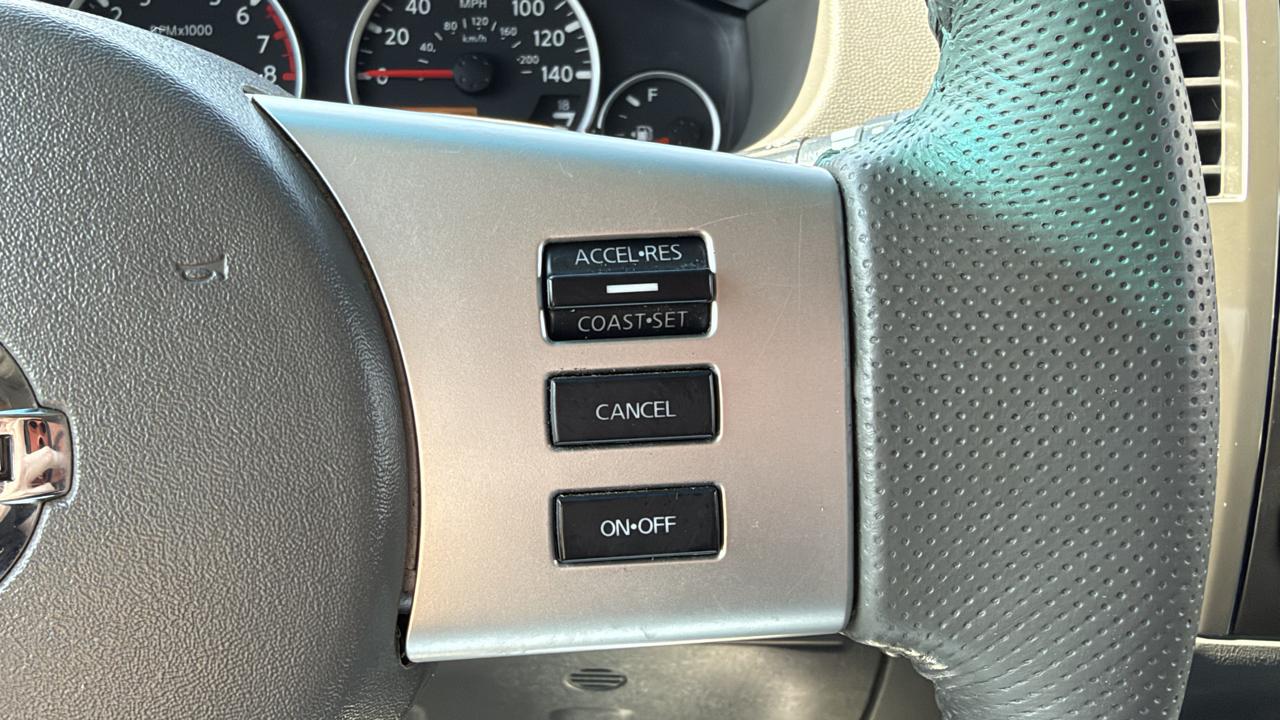 Nissan Frontier 2WD Crew Cab SWB Auto SL 2015