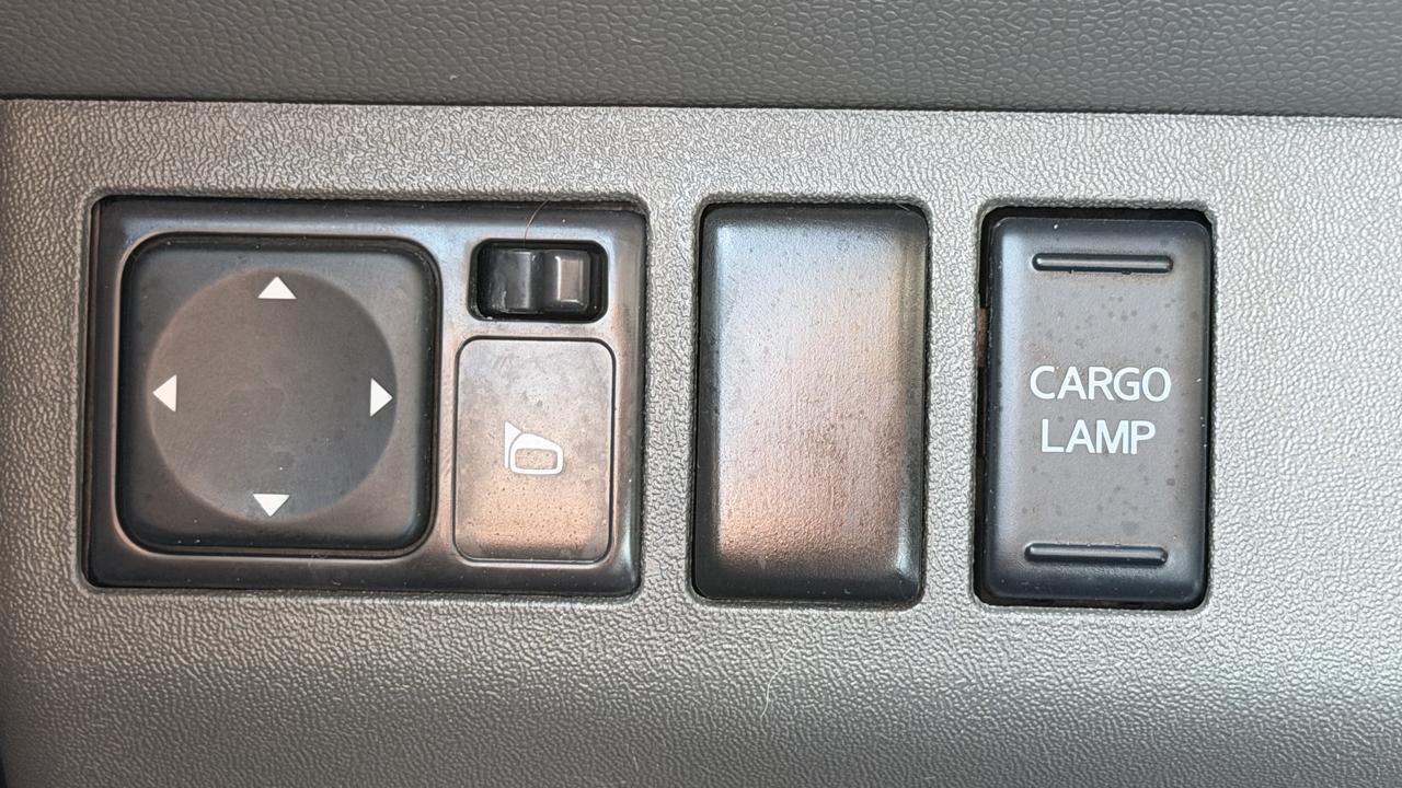Nissan Frontier 2WD Crew Cab SWB Auto SL 2015