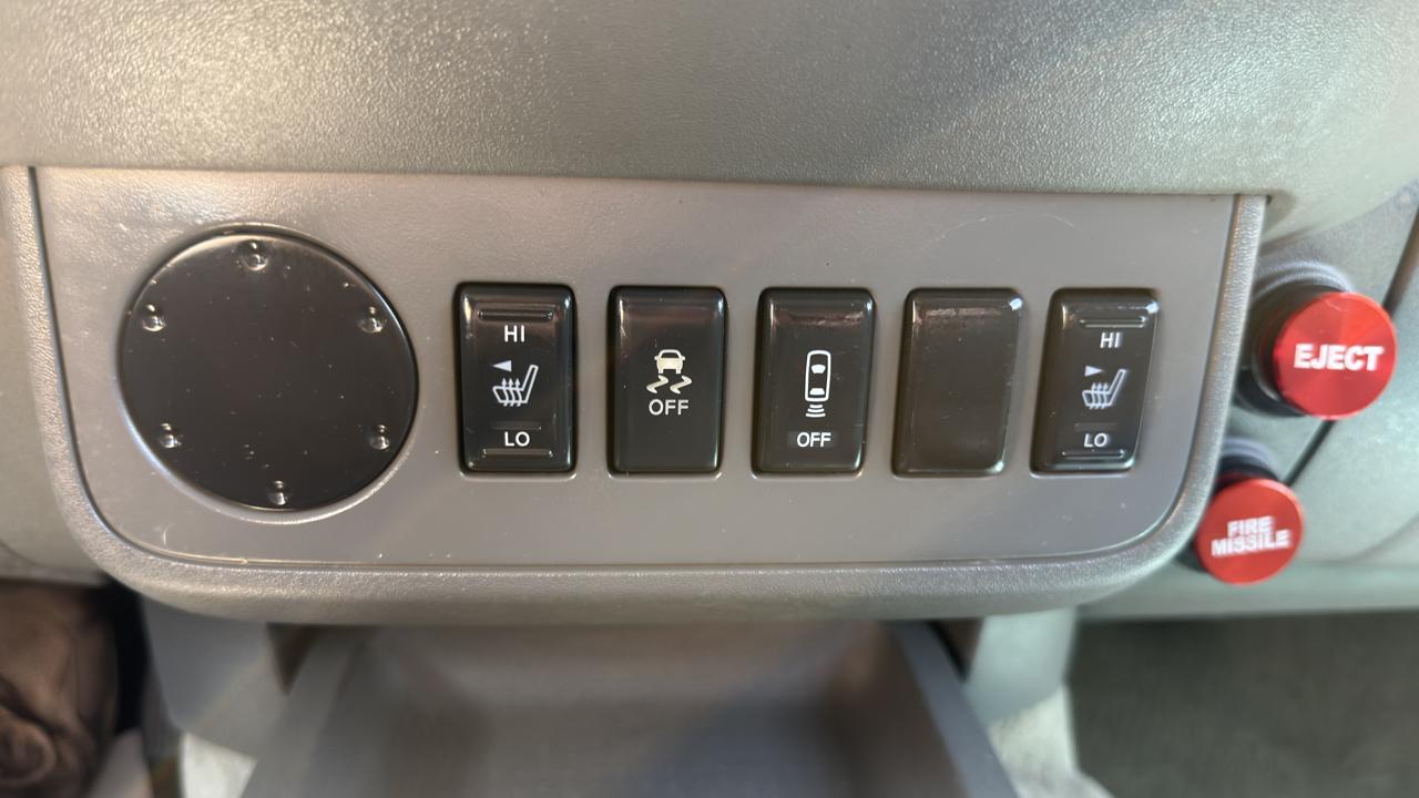 Nissan Frontier 2WD Crew Cab SWB Auto SL 2015