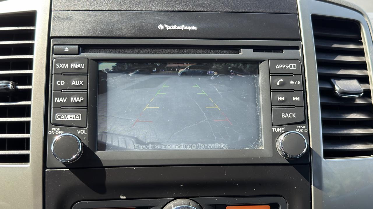 Nissan Frontier 2WD Crew Cab SWB Auto SL 2015