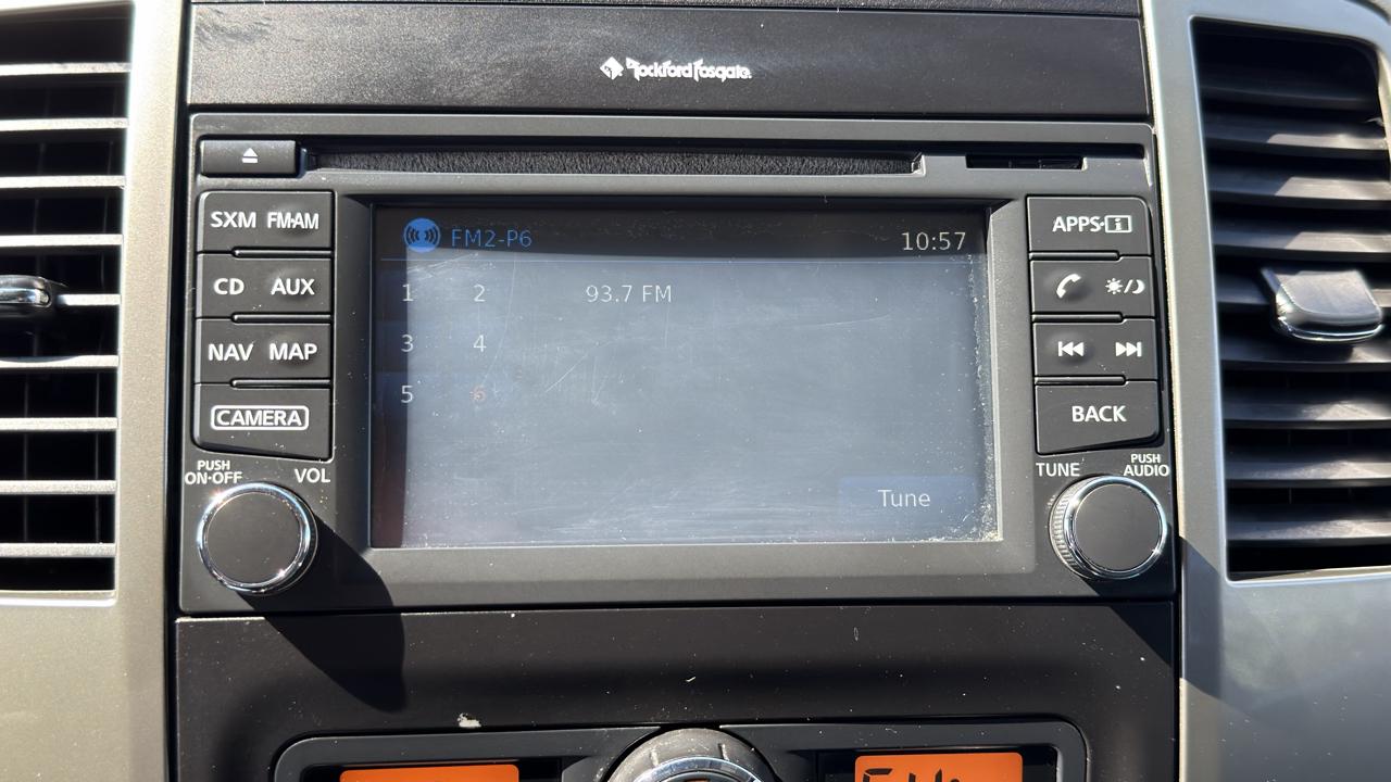 Nissan Frontier 2WD Crew Cab SWB Auto SL 2015