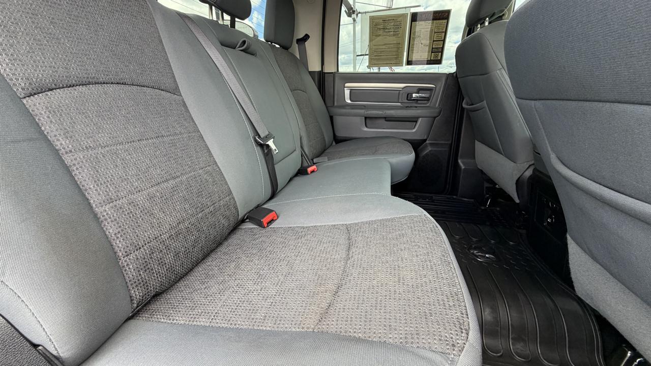 RAM 1500 4WD Crew Cab 140.5" Big Horn 2016