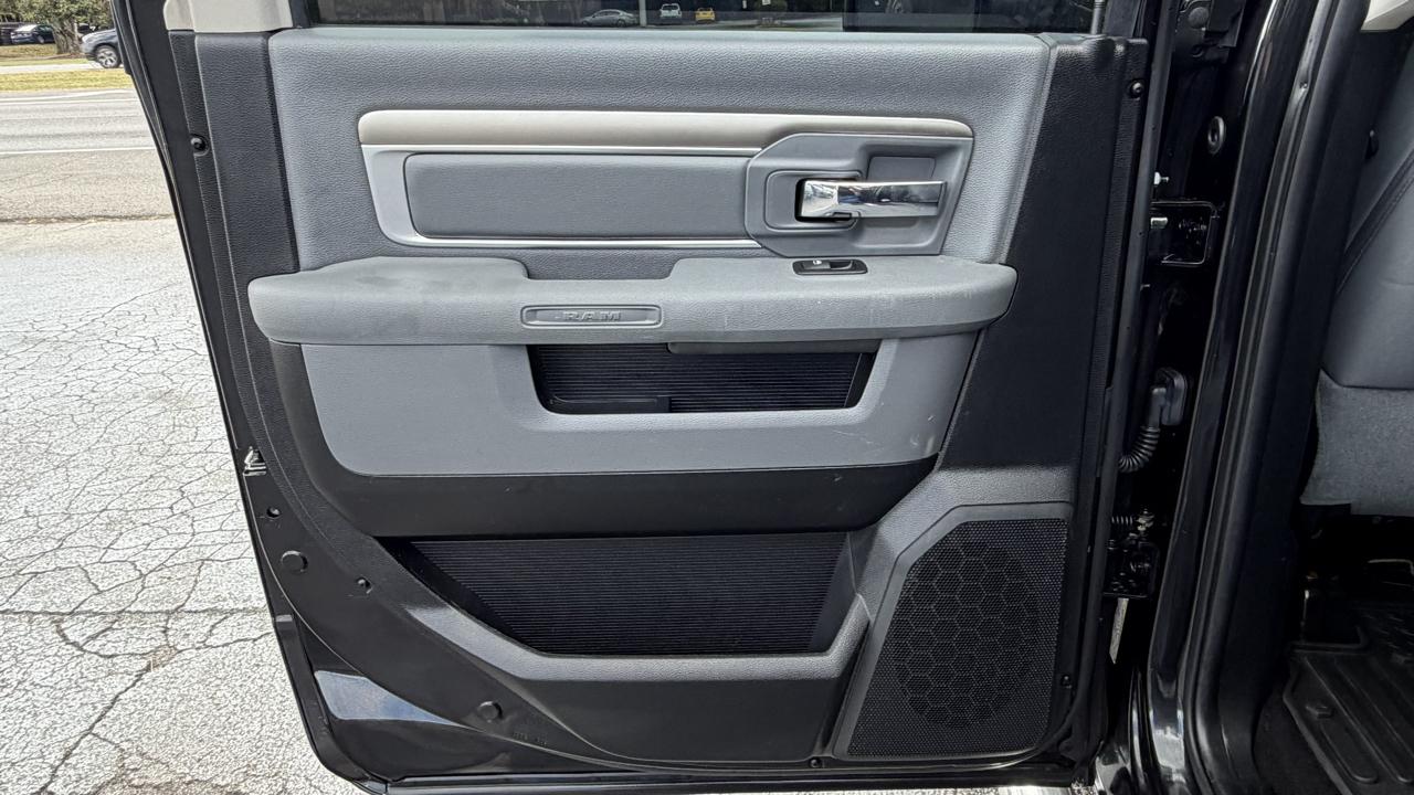 RAM 1500 4WD Crew Cab 140.5" Big Horn 2016