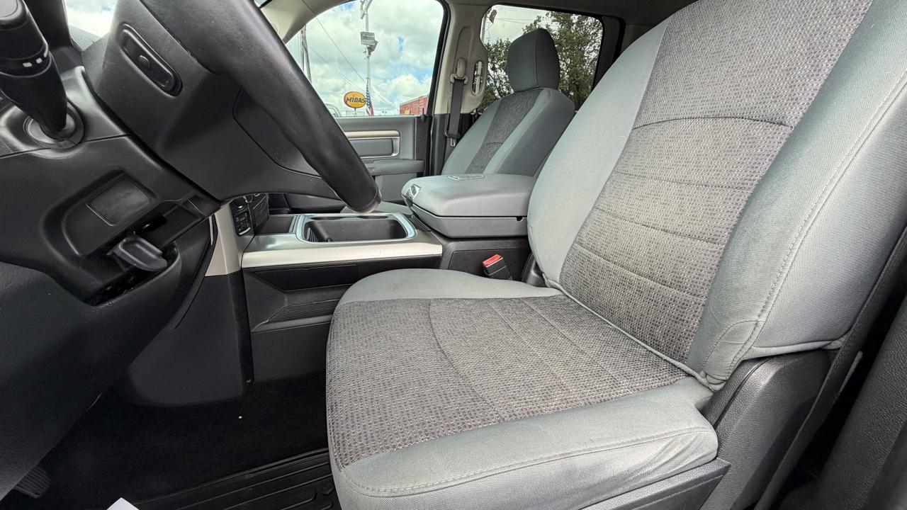 RAM 1500 4WD Crew Cab 140.5" Big Horn 2016