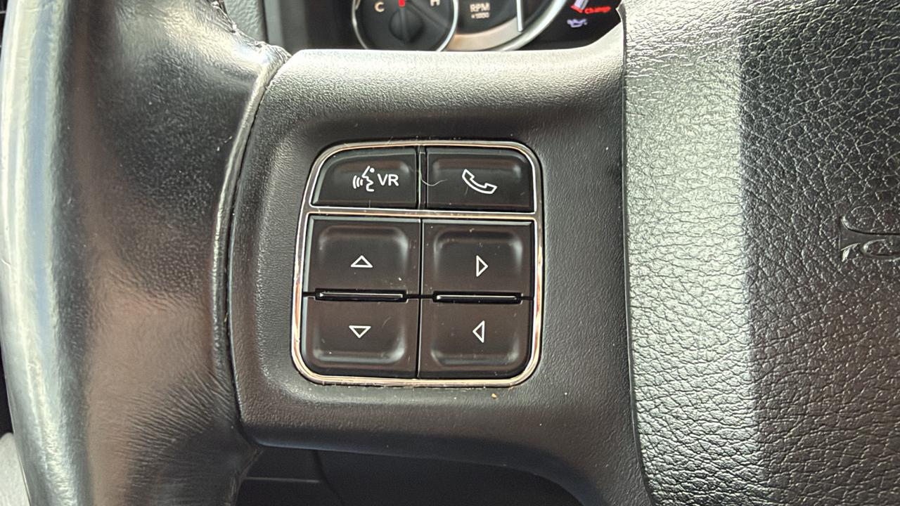 RAM 1500 4WD Crew Cab 140.5" Big Horn 2016