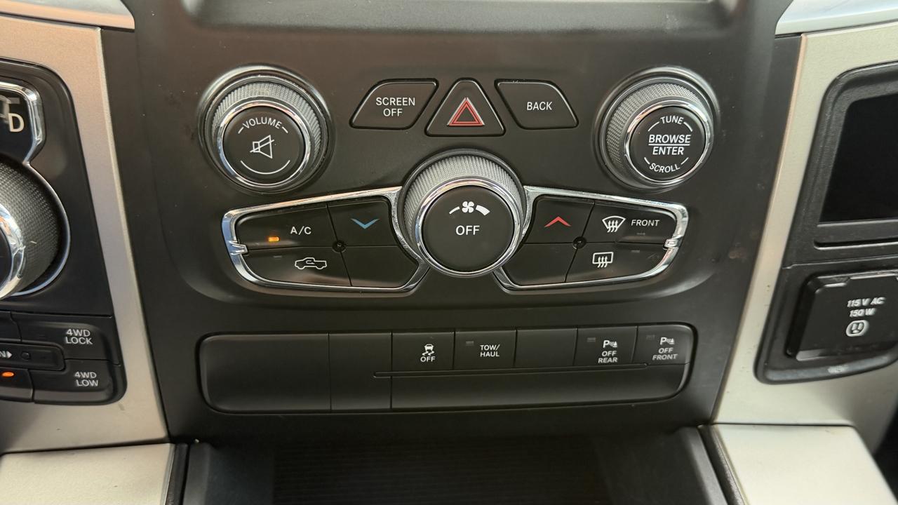 RAM 1500 4WD Crew Cab 140.5" Big Horn 2016