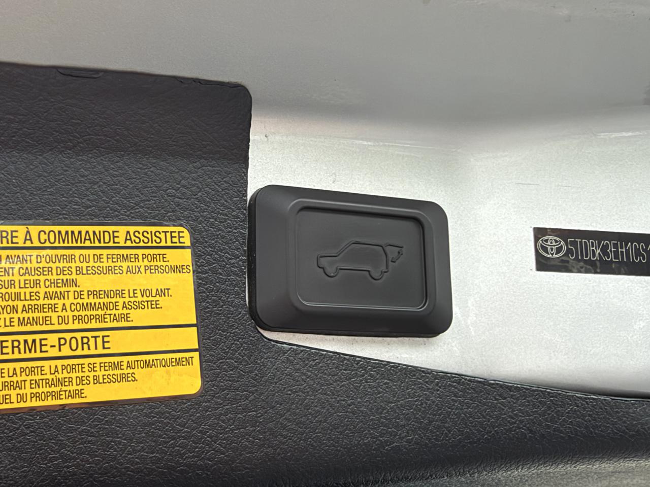 Toyota Highlander 4WD 4dr V6 (Natl) 2012