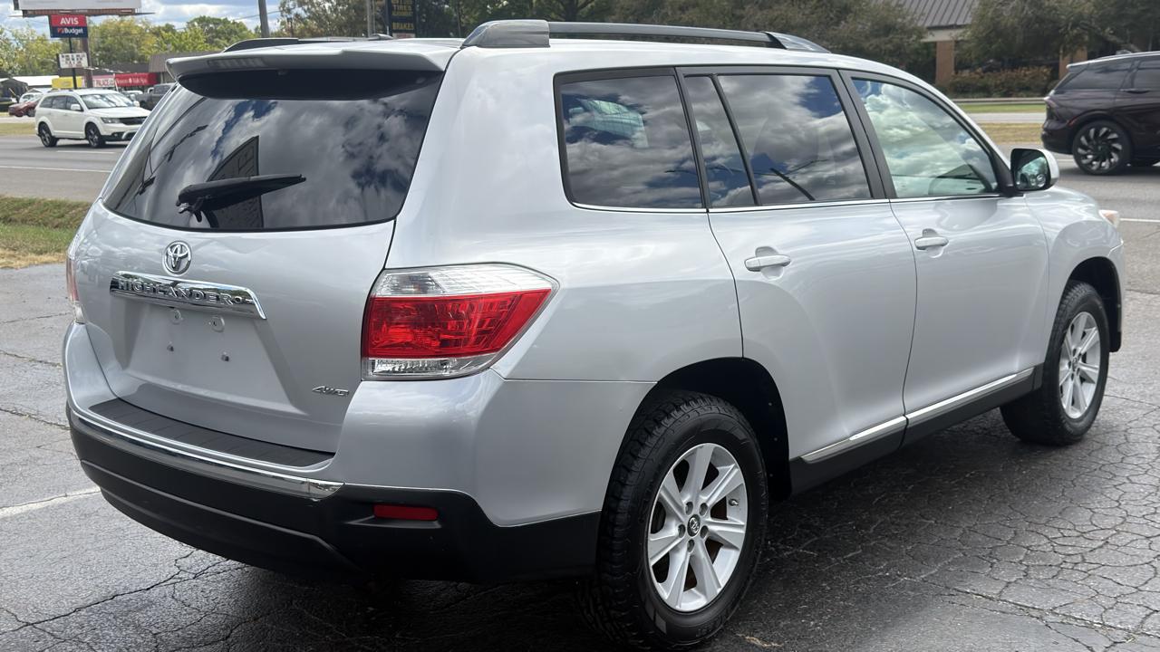 Toyota Highlander 4WD 4dr V6 (Natl) 2012