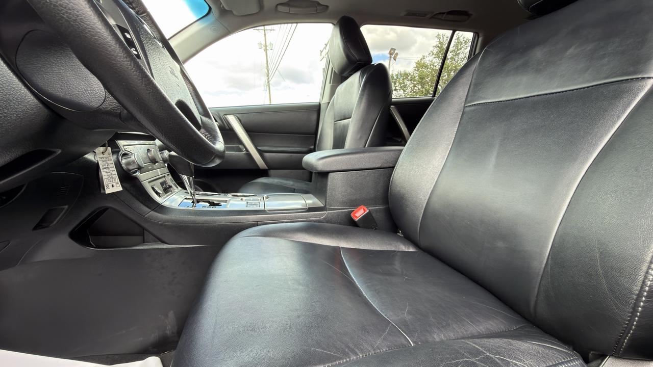 Toyota Highlander 4WD 4dr V6 (Natl) 2012