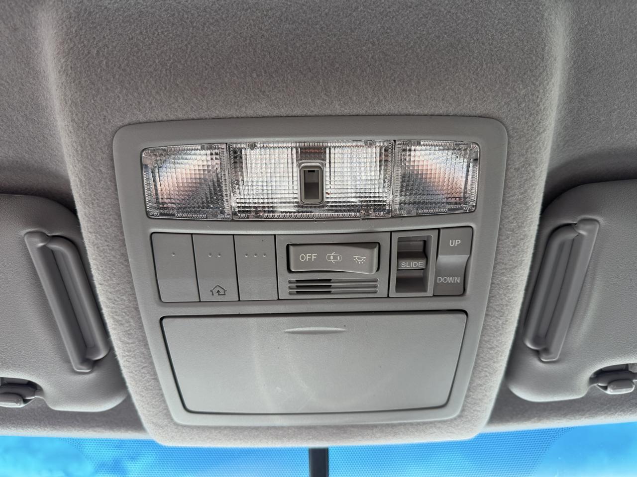 Toyota Highlander 4WD 4dr V6 (Natl) 2012