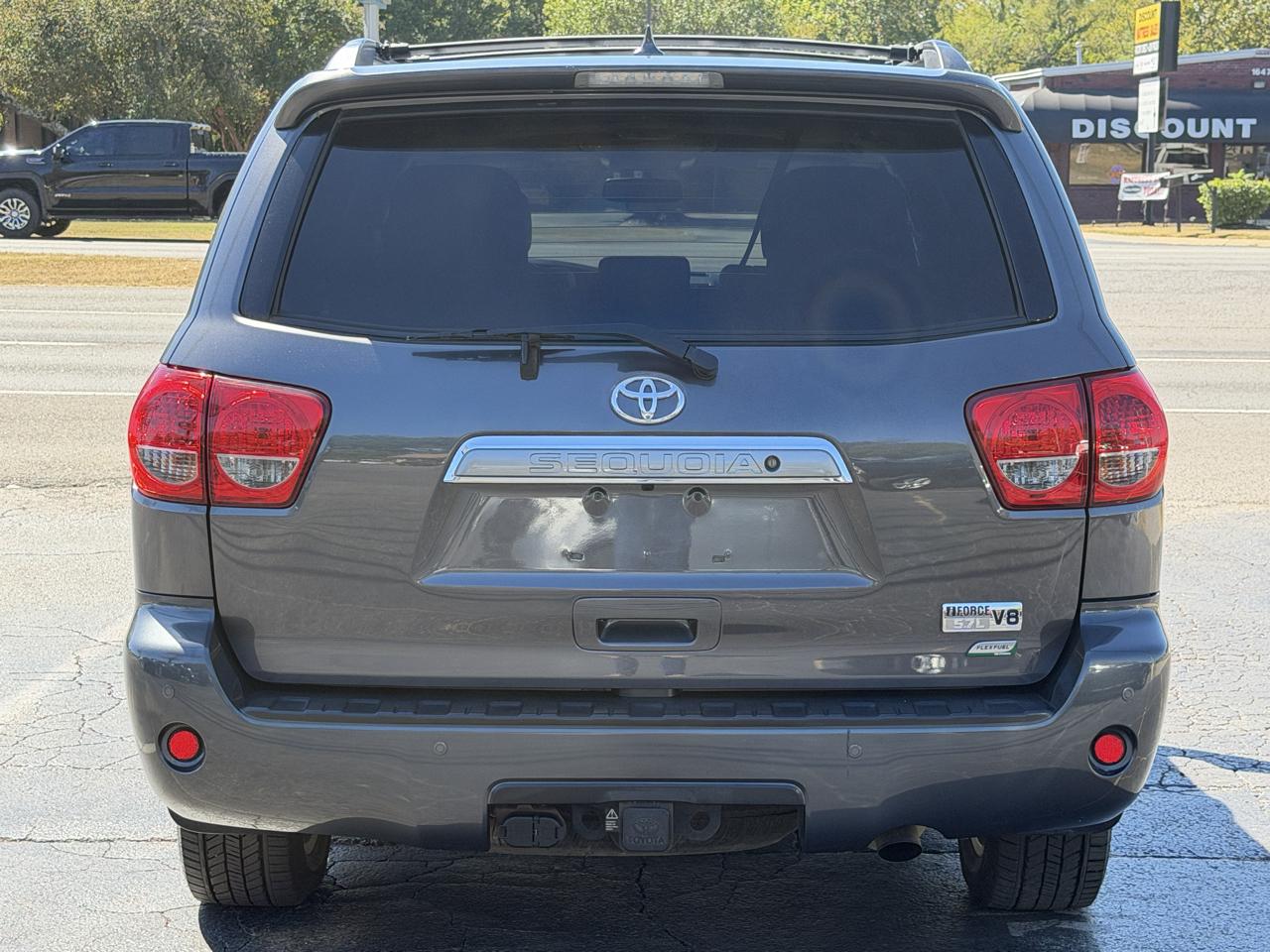 Toyota Sequoia 4WD 5.7L Limited (Natl) 2016