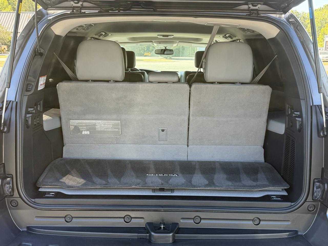 Toyota Sequoia 4WD 5.7L Limited (Natl) 2016