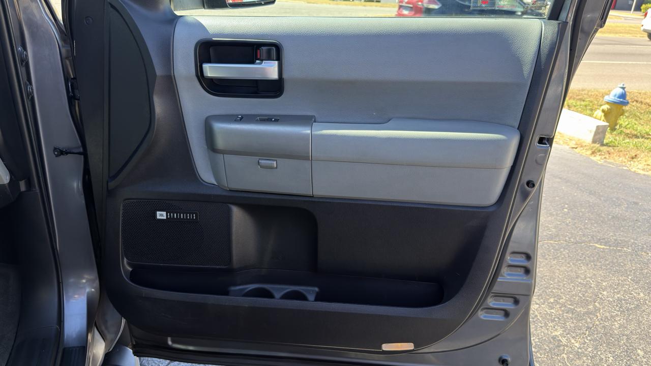 Toyota Sequoia 4WD 5.7L Limited (Natl) 2016