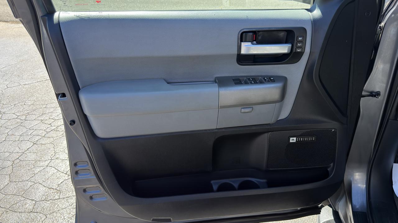 Toyota Sequoia 4WD 5.7L Limited (Natl) 2016