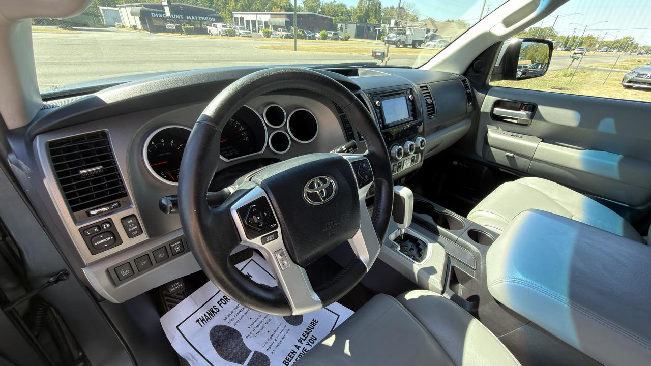 Toyota Sequoia 4WD 5.7L Limited (Natl) 2016