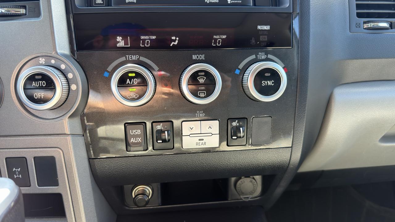 Toyota Sequoia 4WD 5.7L Limited (Natl) 2016