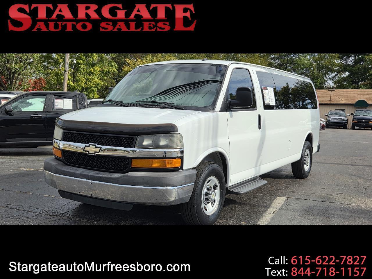 2013 Chevrolet Express Passenger RWD 3500 155" LT w/1LT