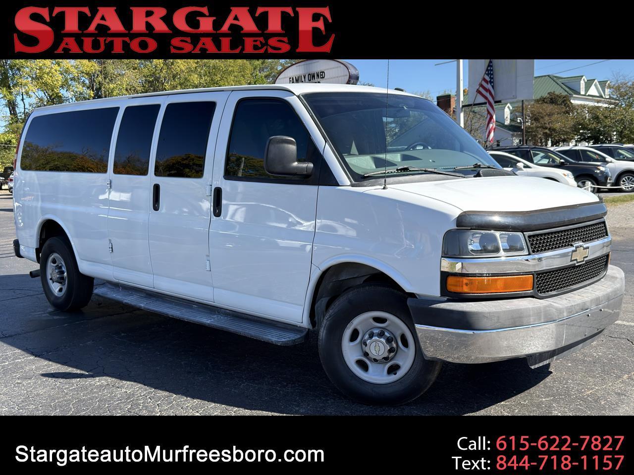 2013 Chevrolet Express Passenger RWD 3500 155" LT w/1LT
