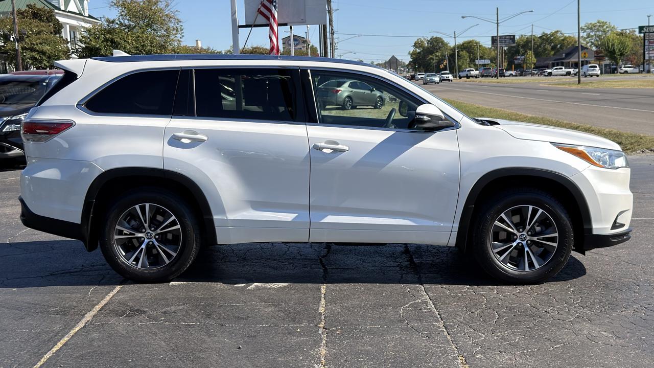 Toyota Highlander AWD 4dr V6 XLE (Natl) 2016