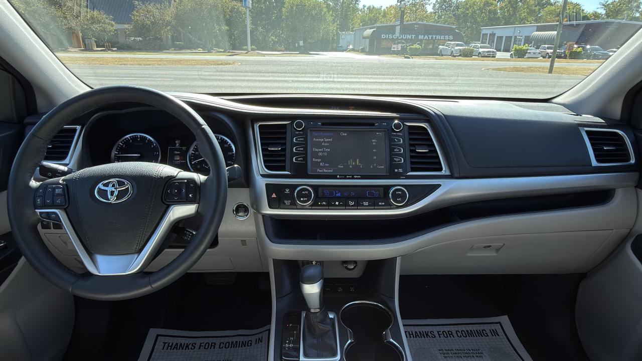 Toyota Highlander AWD 4dr V6 XLE (Natl) 2016