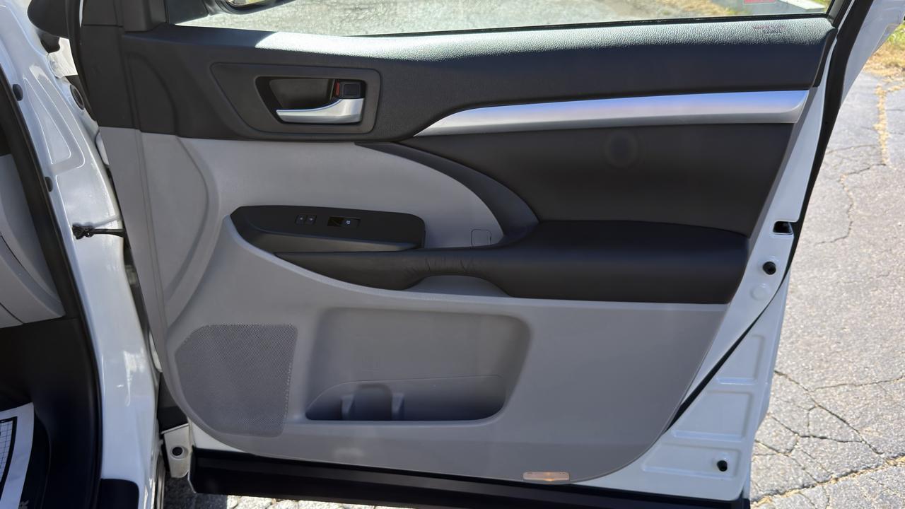 Toyota Highlander AWD 4dr V6 XLE (Natl) 2016