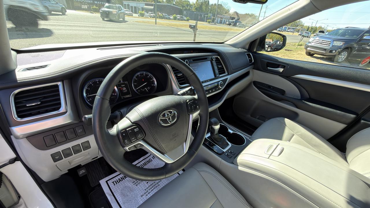 Toyota Highlander AWD 4dr V6 XLE (Natl) 2016