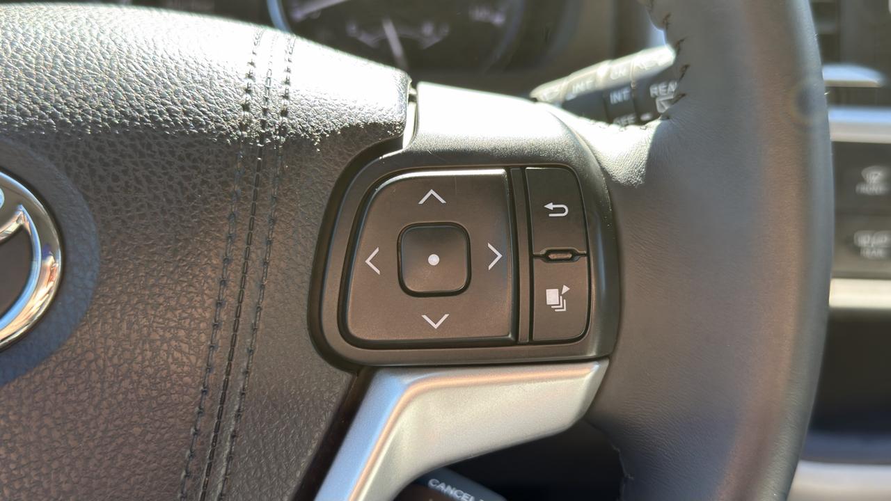 Toyota Highlander AWD 4dr V6 XLE (Natl) 2016