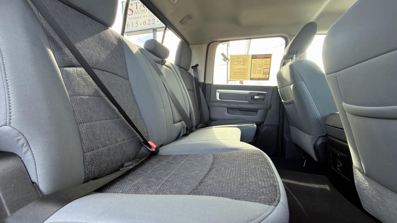 RAM 1500 4WD Crew Cab 140.5" Big Horn 2013