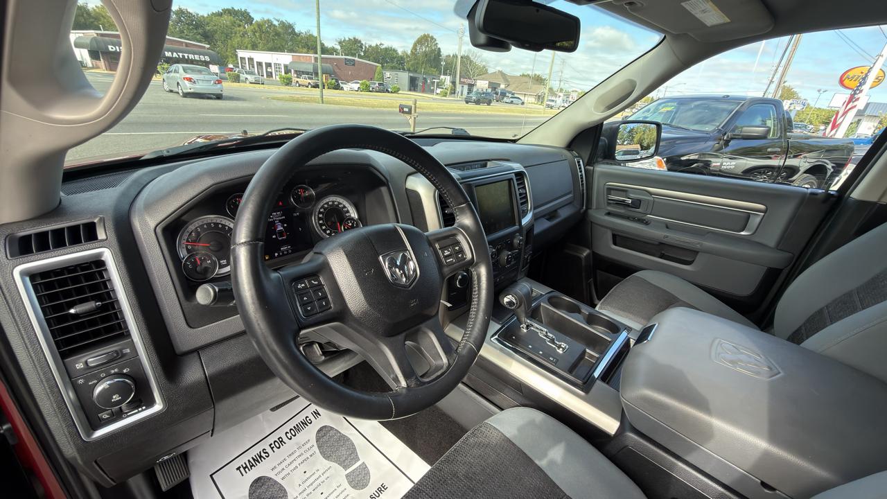 RAM 1500 4WD Crew Cab 140.5" Big Horn 2013