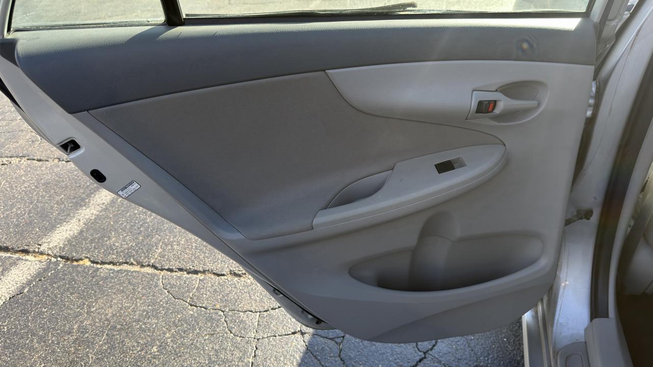 Toyota Corolla 4dr Sdn Auto (Natl) 2009