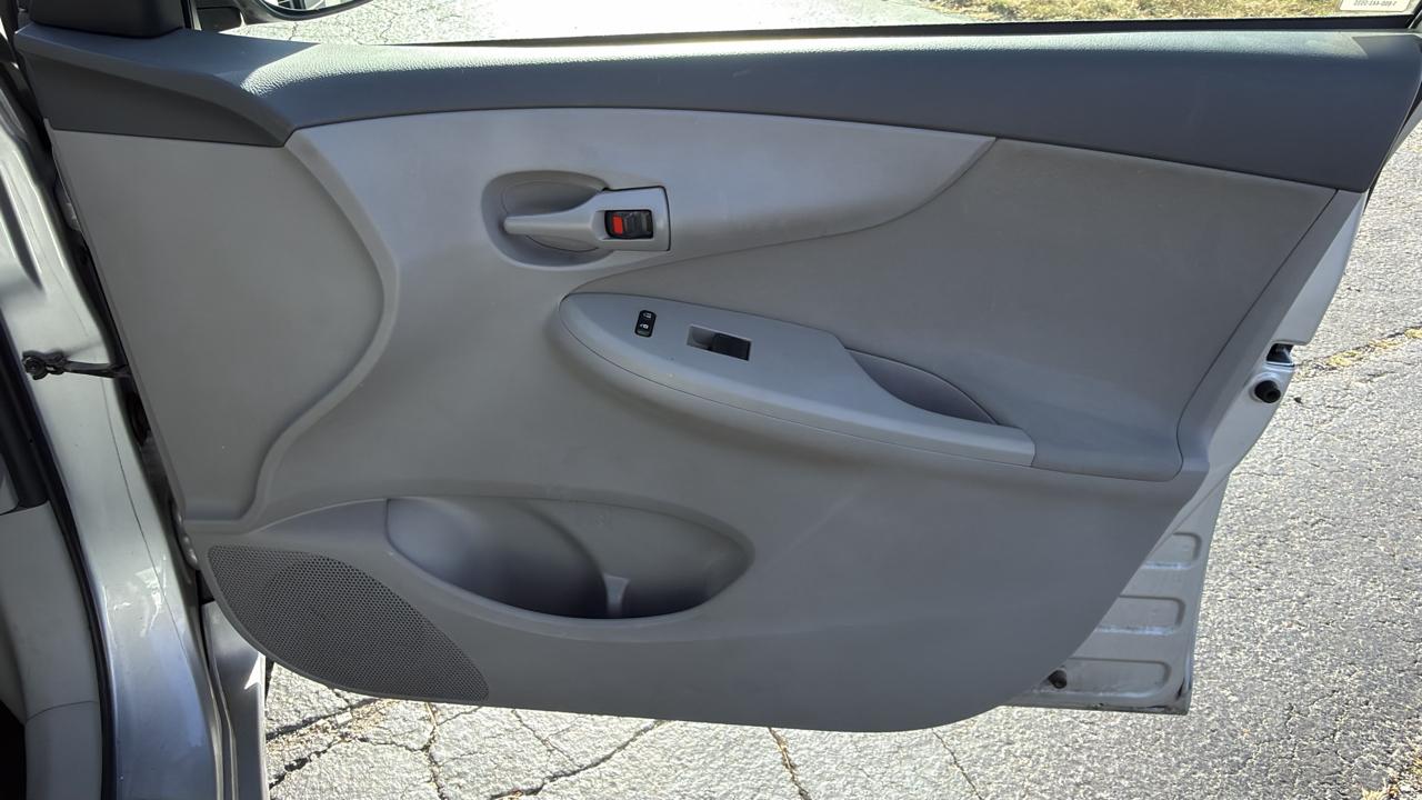 Toyota Corolla 4dr Sdn Auto (Natl) 2009